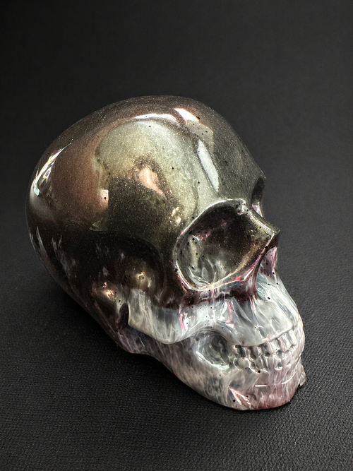 Mini Handmade Epoxy Resin Skull – Unique Gothic Décor
